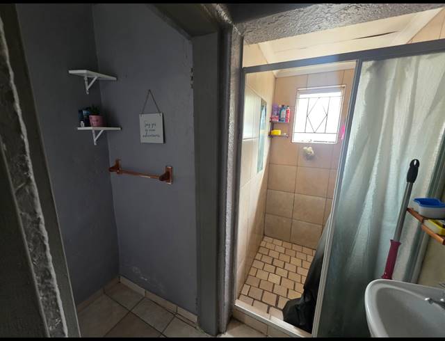 1 BEDROOM FLAT TO LET IN SASOLBURG EXT 23